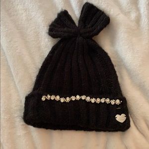 Black bow top beanie